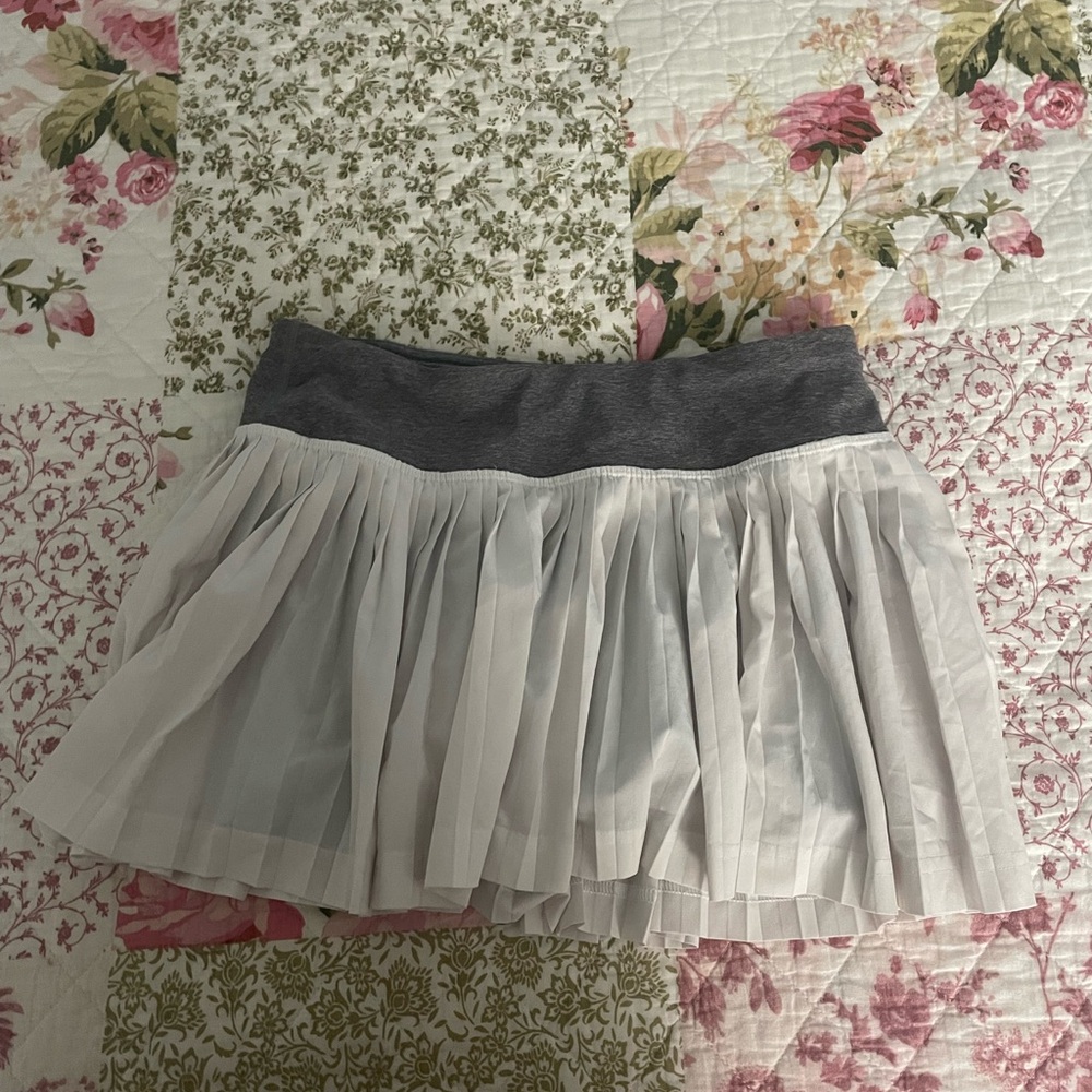 vintage lululemon white pleated tennis skirt